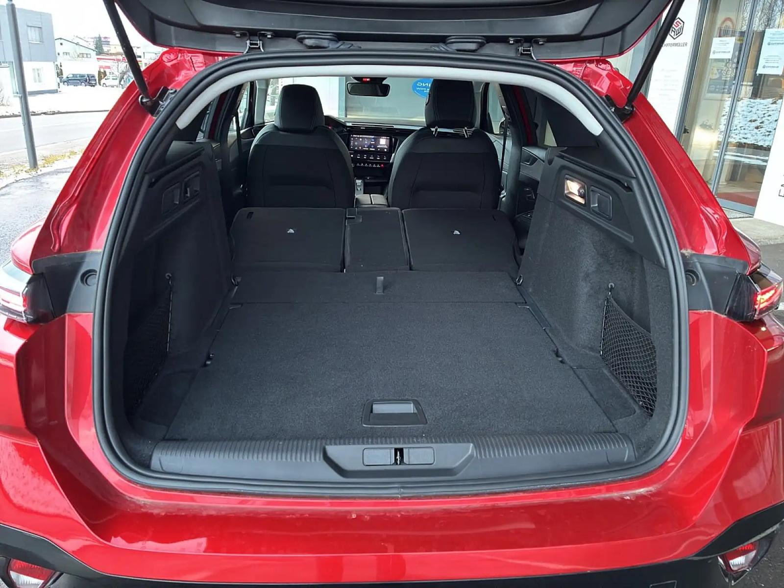 Peugeot 308 SW BlueHDi 130 S&S EAT8 Allure, фото 13