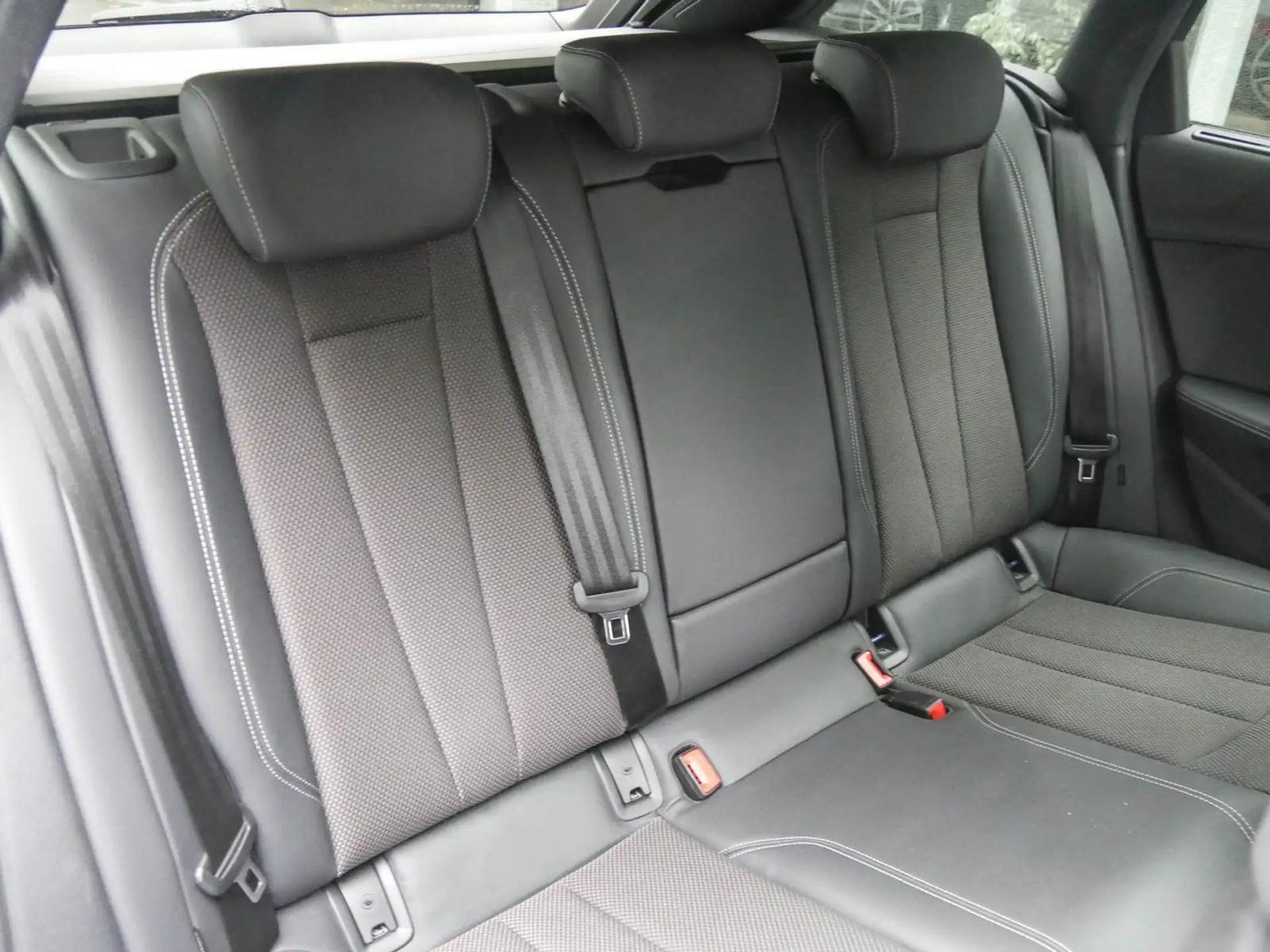 Audi A4 40 TDI quattro S line, фото 3