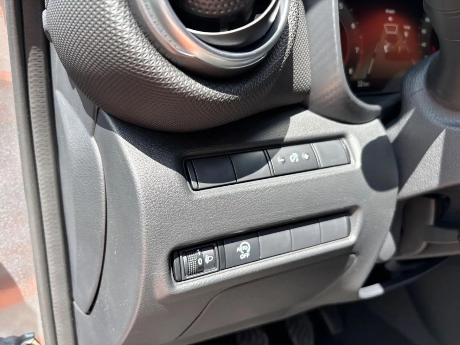 Nissan Juke 1.0 DIG-T 114 N-Connecta, фото 12