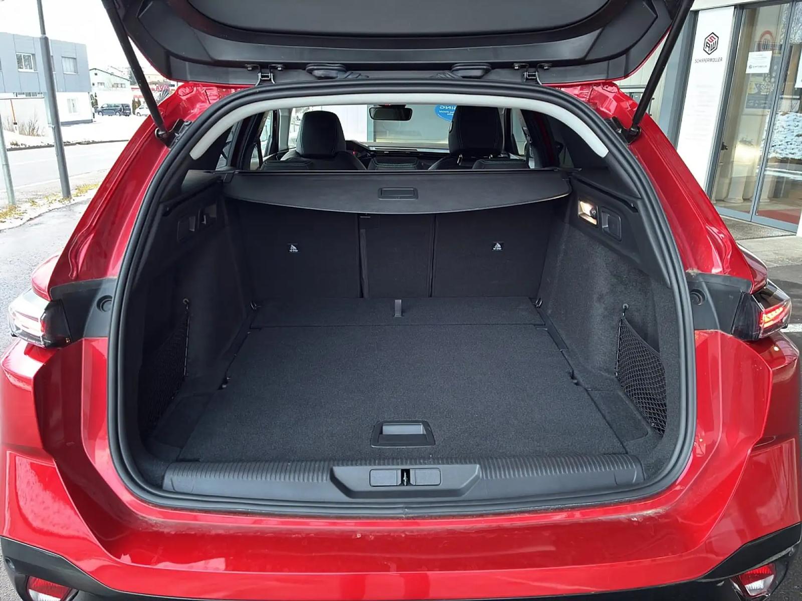 Peugeot 308 SW BlueHDi 130 S&S EAT8 Allure, фото 12