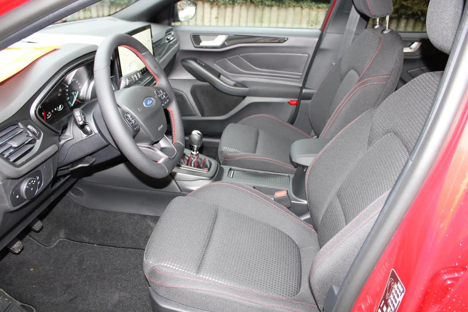 Ford Focus ST-Line, фото 11