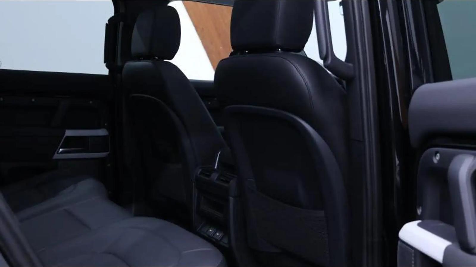 Land Rover Defender D250 XS Edition, фото 12