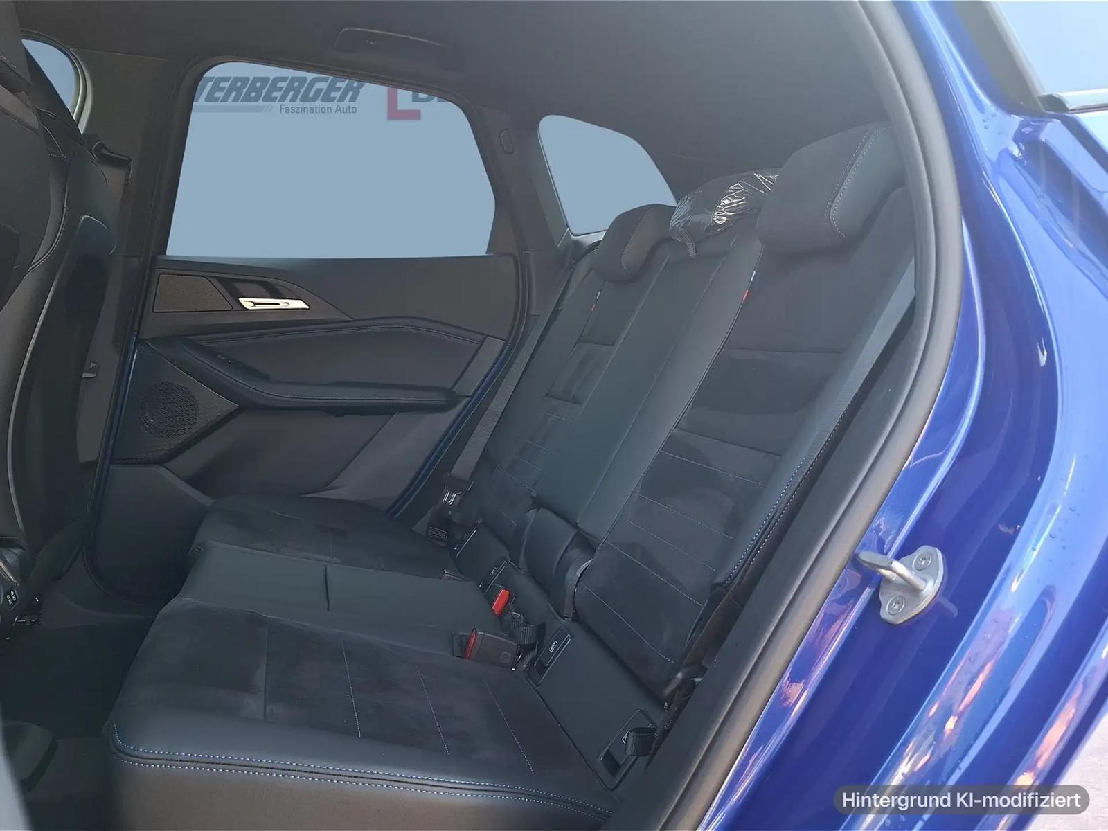 BMW 218 d Active Tourer M Sport, фото 8