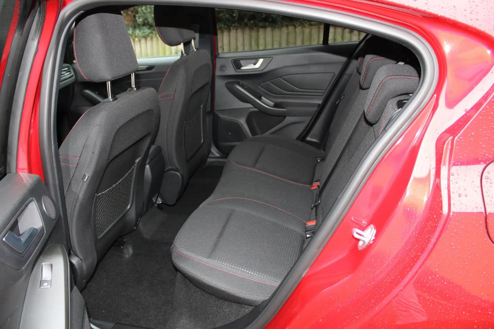 Ford Focus ST-Line, фото 10