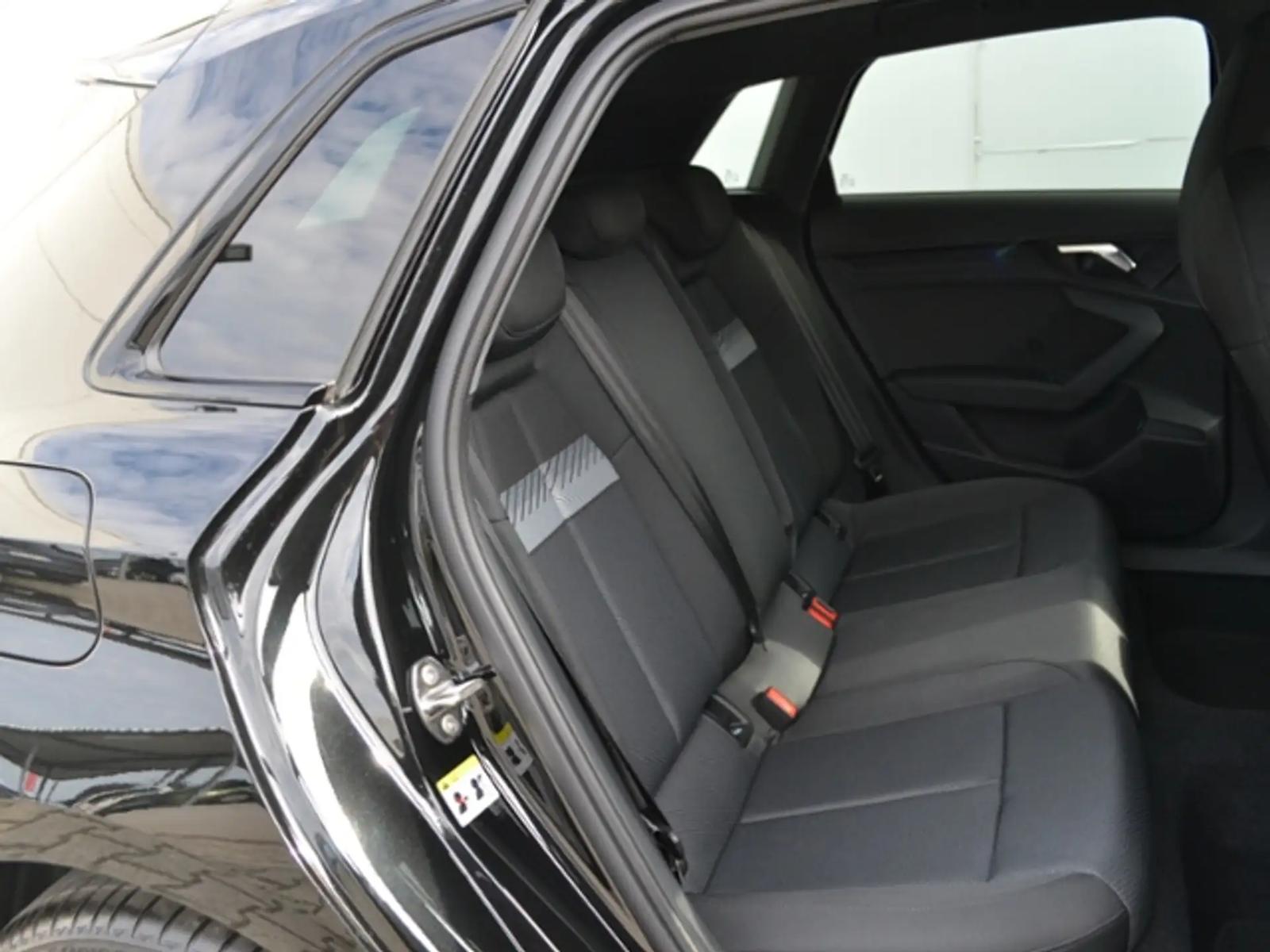 Audi A3 Sportback 35 TFSI S-tronic S line, фото 6