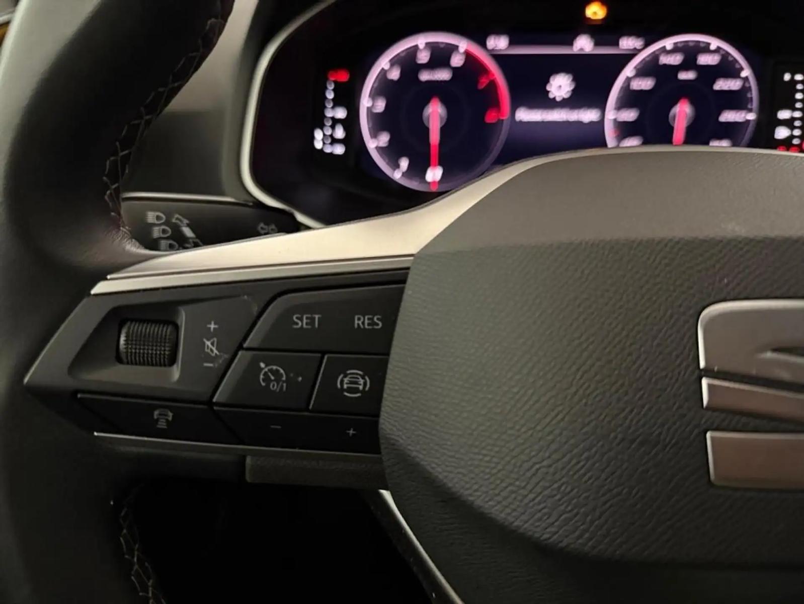 SEAT Arona 1.0 TSI Xperience DSG7 Special Edition, фото 6