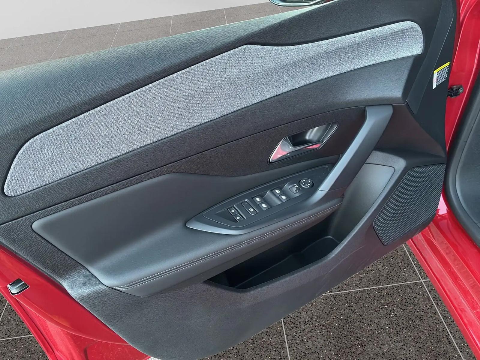Peugeot 308 SW BlueHDi 130 S&S EAT8 Allure, фото 10