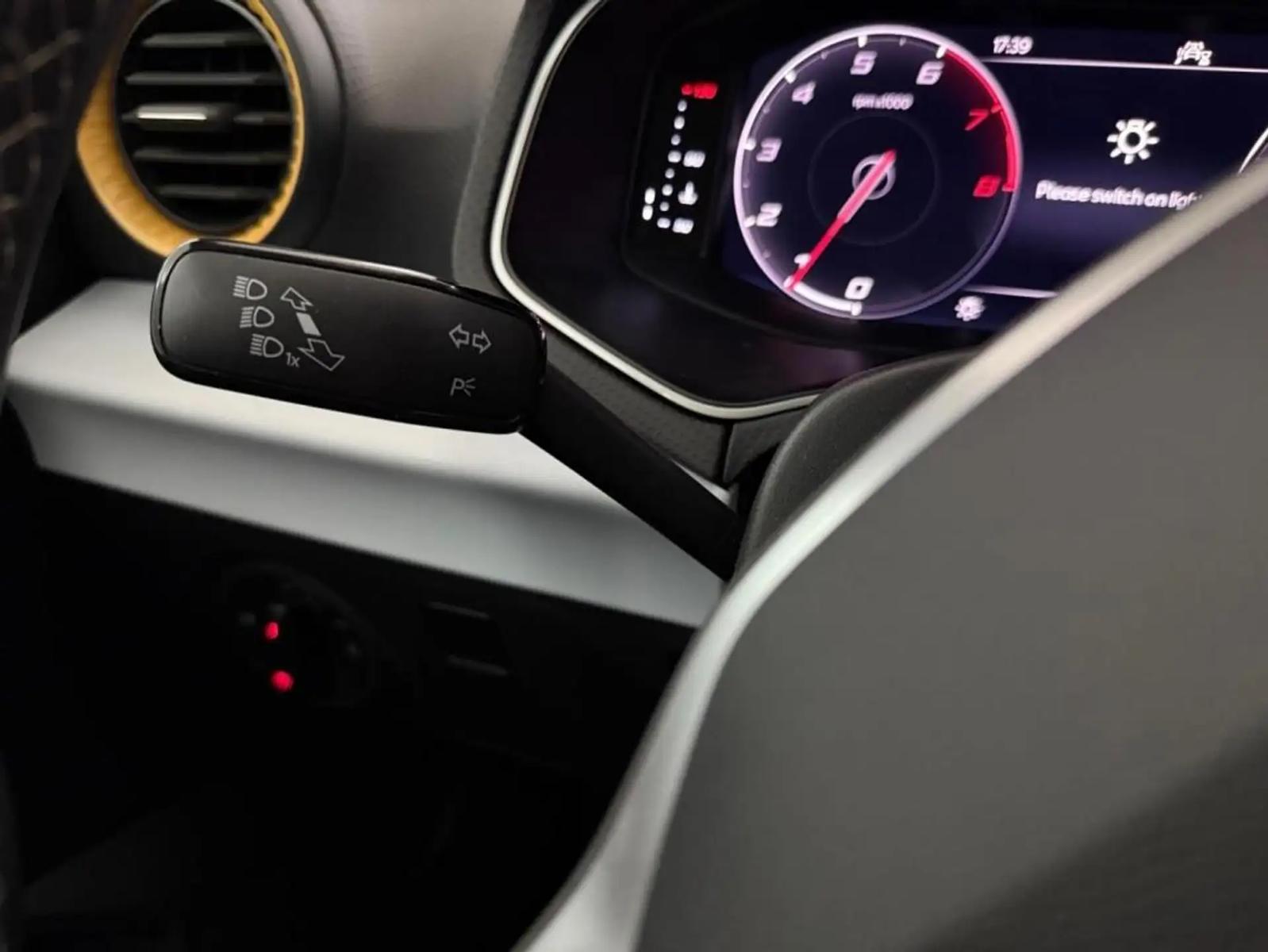 SEAT Arona 1.0 TSI Xperience DSG7 Special Edition, фото 8
