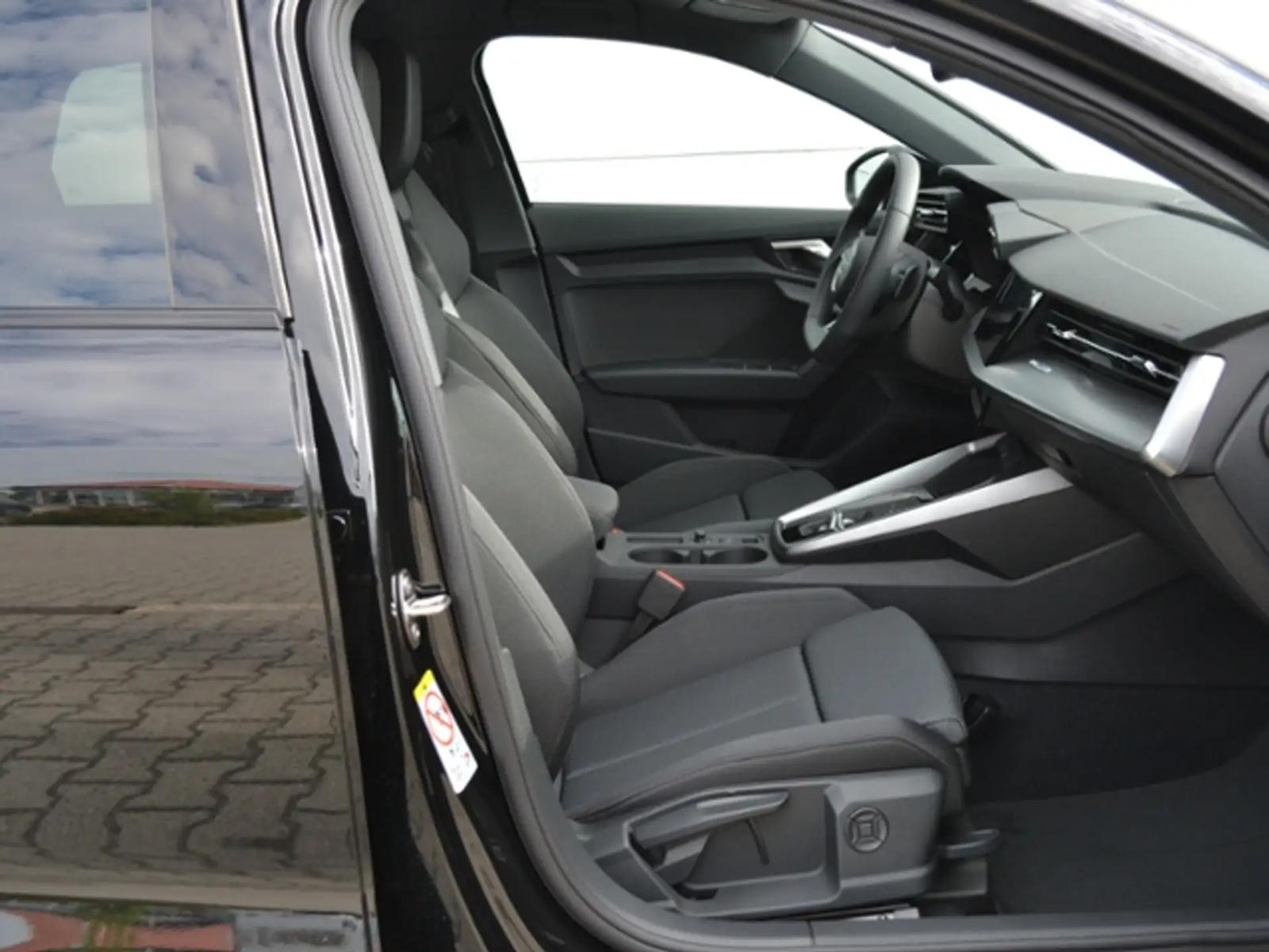 Audi A3 Sportback 35 TFSI S-tronic S line, фото 3