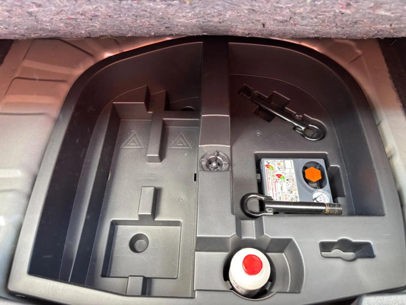Nissan Juke 1.0 DIG-T 114 N-Connecta, фото 10