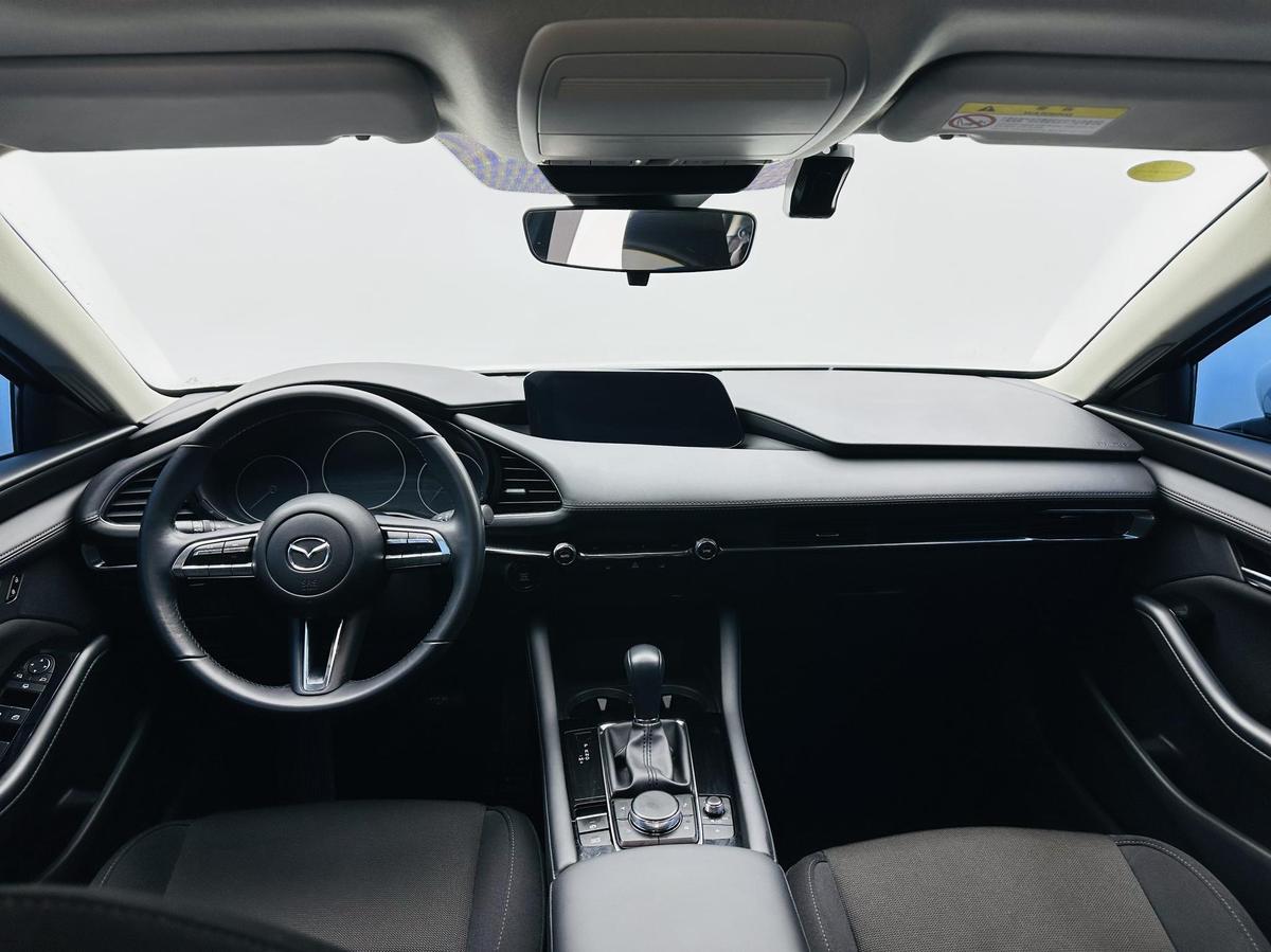 Mazda 3 Axela 2.0L AT, фото 9
