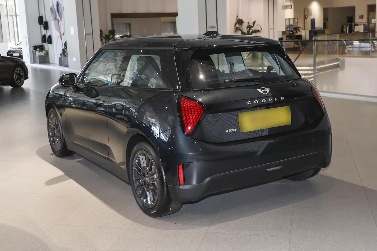 MINI Cooper Electric E, фото 8