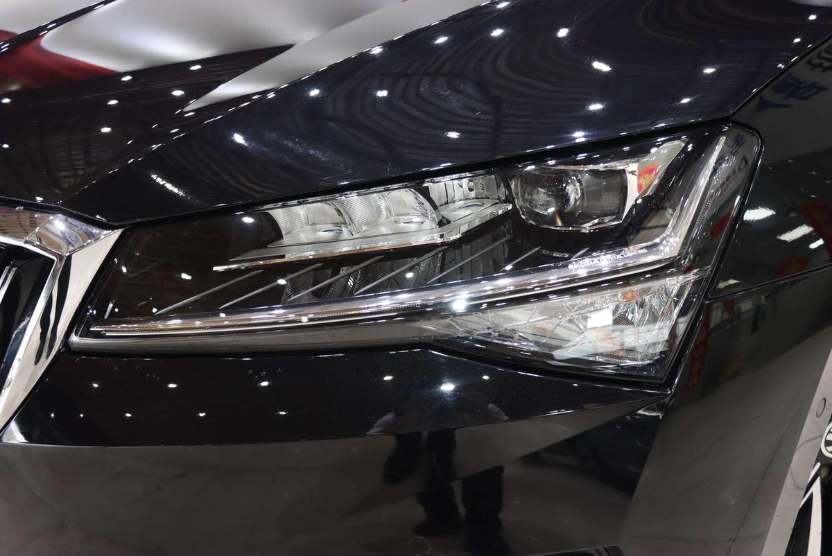 Skoda Superb TSI280 DSG Premium, фото 7