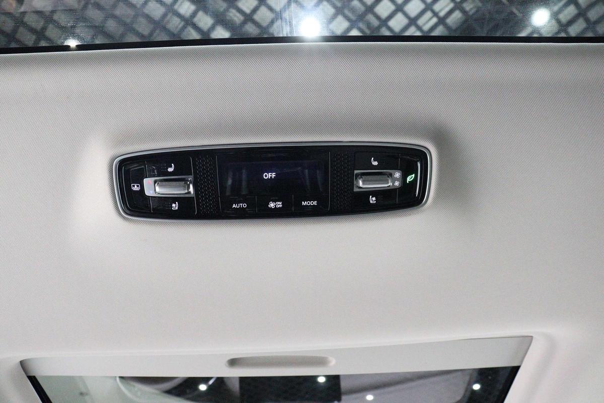 Roewe iMAX8 400TGI, фото 10