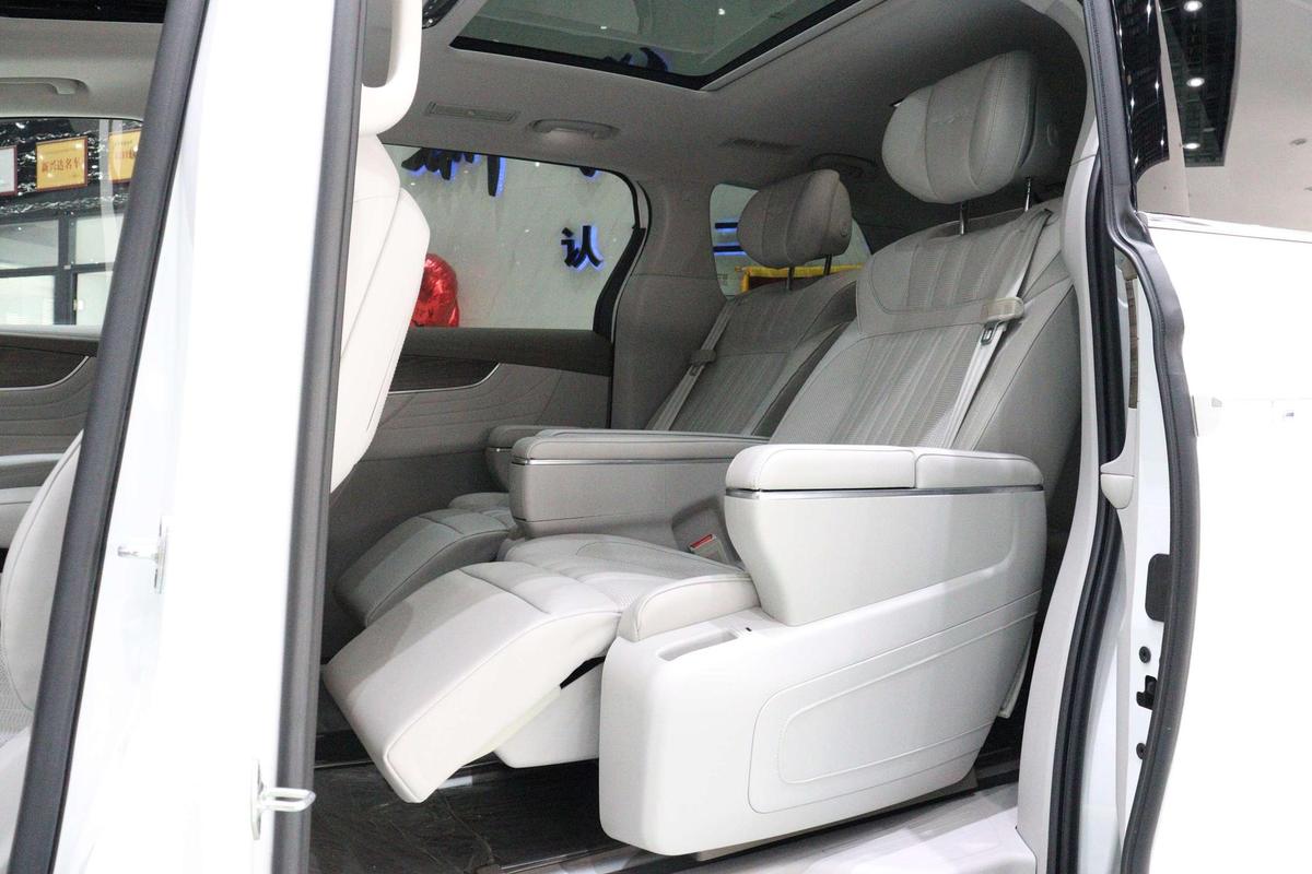 Roewe iMAX8 400TGI, фото 5