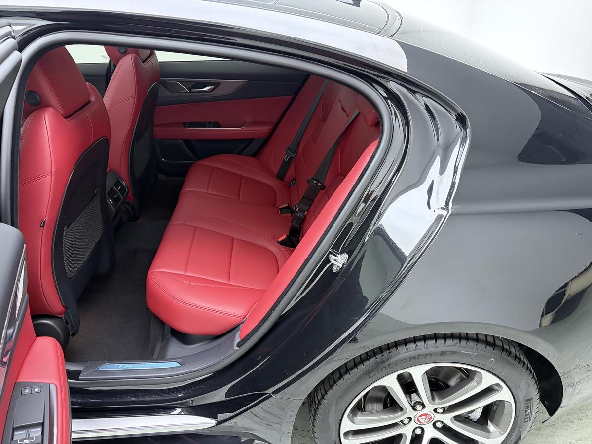 Jaguar XEL 2.0T R-Dynamic S Sport, фото 13