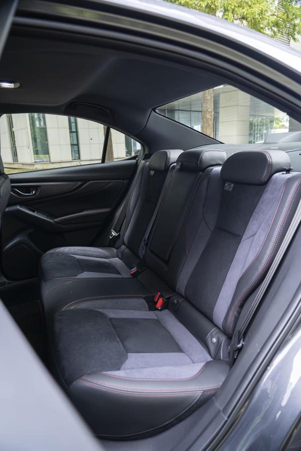 Subaru WRX 2.4T MT EyeSight, фото 17