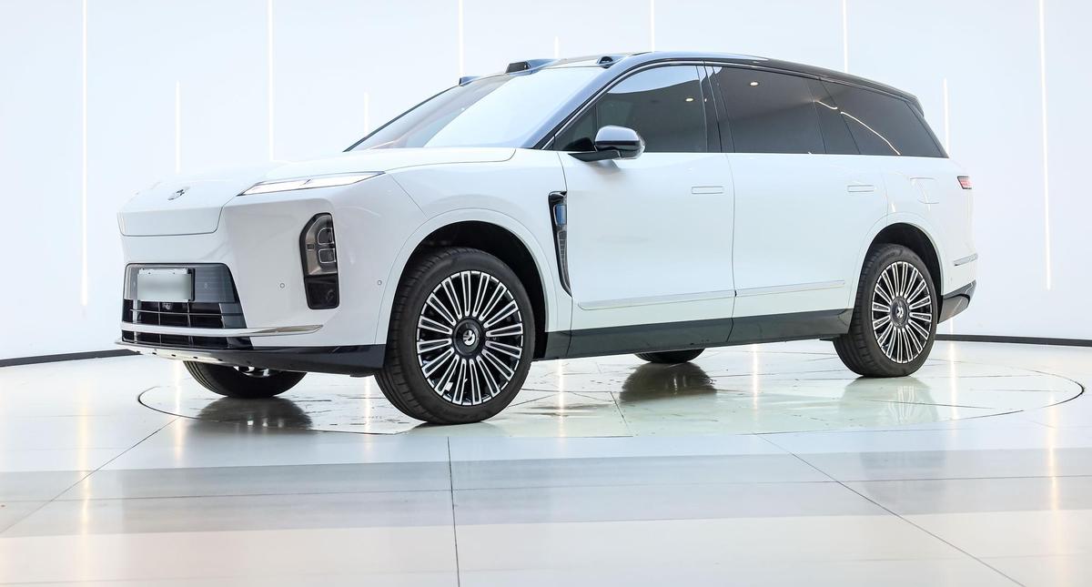 NIO ES8 7-seat Luxury