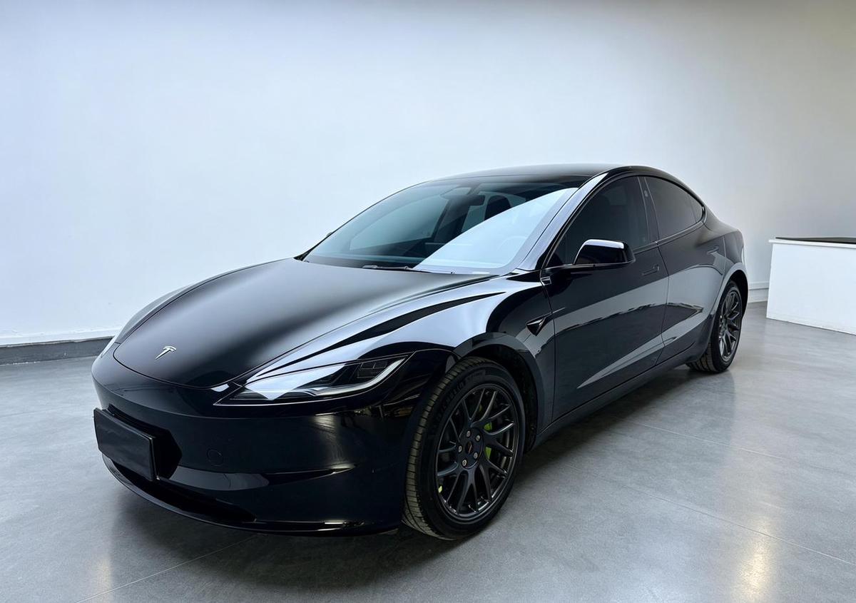 Tesla Model 3 RWD