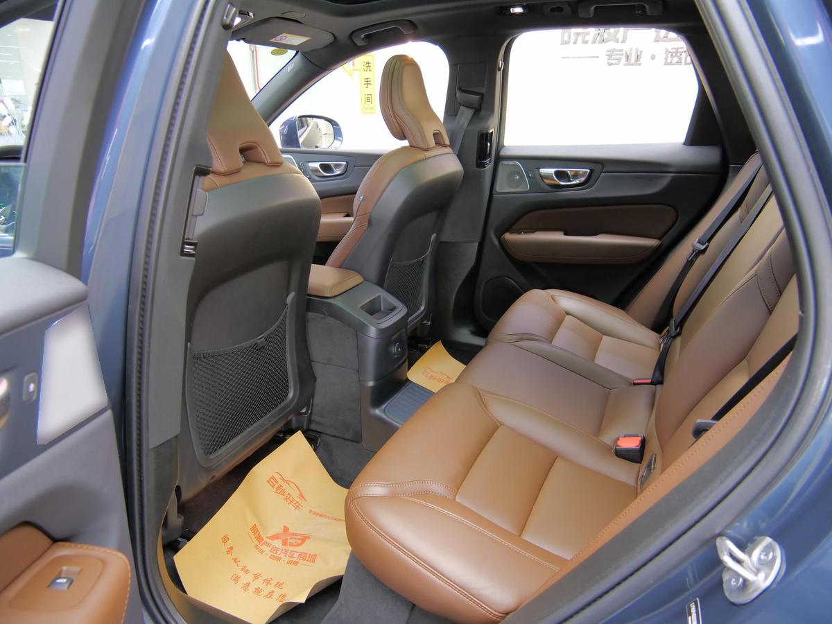 Volvo XC60 PHEV T8 AWD Long Range Luxury, фото 8