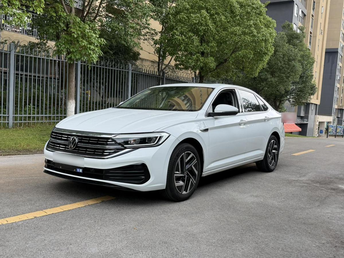 Volkswagen Sagitar 300TSI DSG