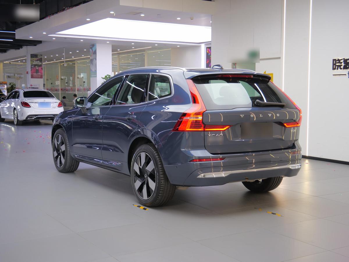 Volvo XC60 PHEV T8 AWD Long Range Luxury, фото 5