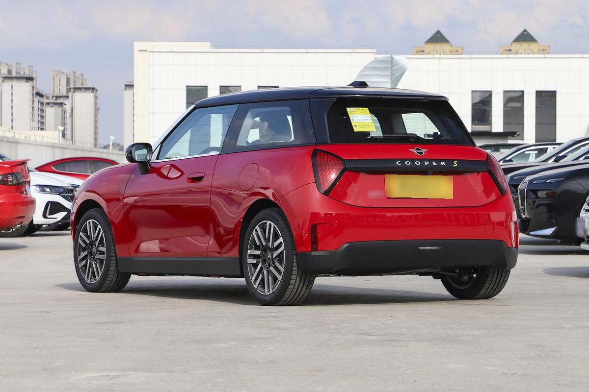 MINI Cooper Electric SE Plus, фото 8