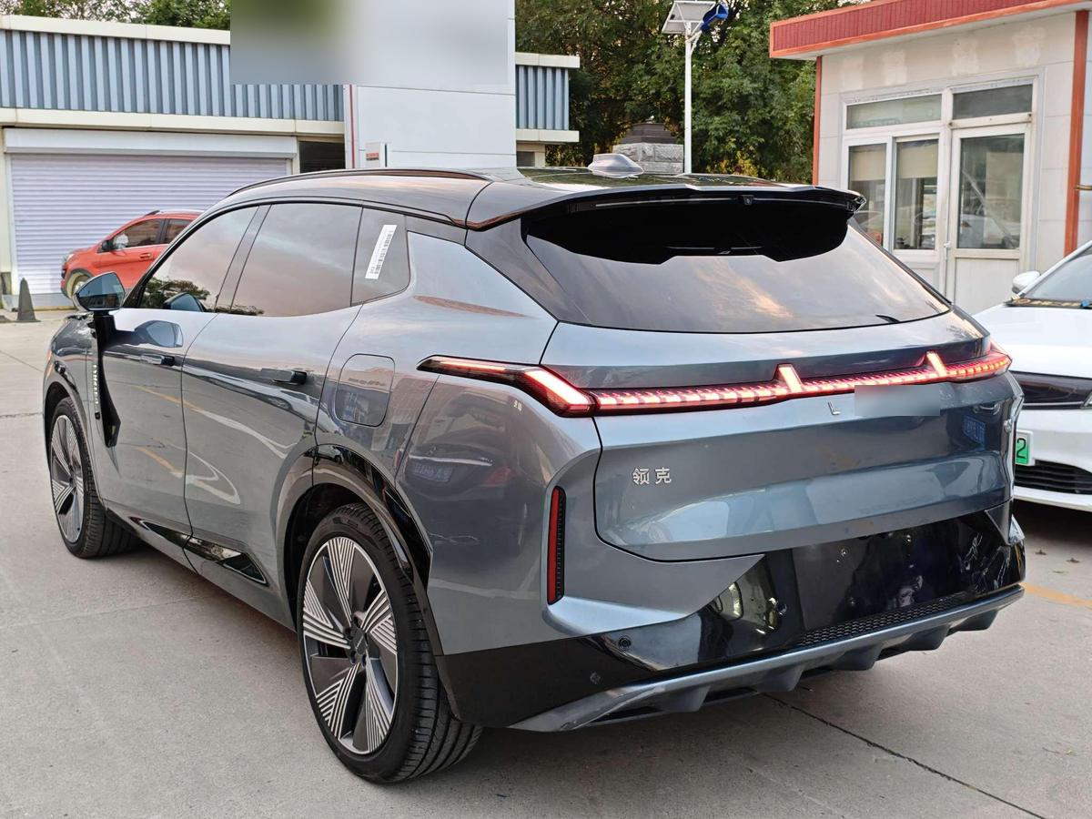Lynk & Co 08 EM-P 220 AWD Performance Halo