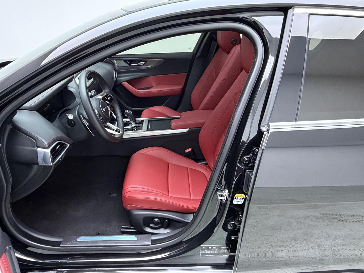 Jaguar XEL 2.0T R-Dynamic S Sport, фото 12