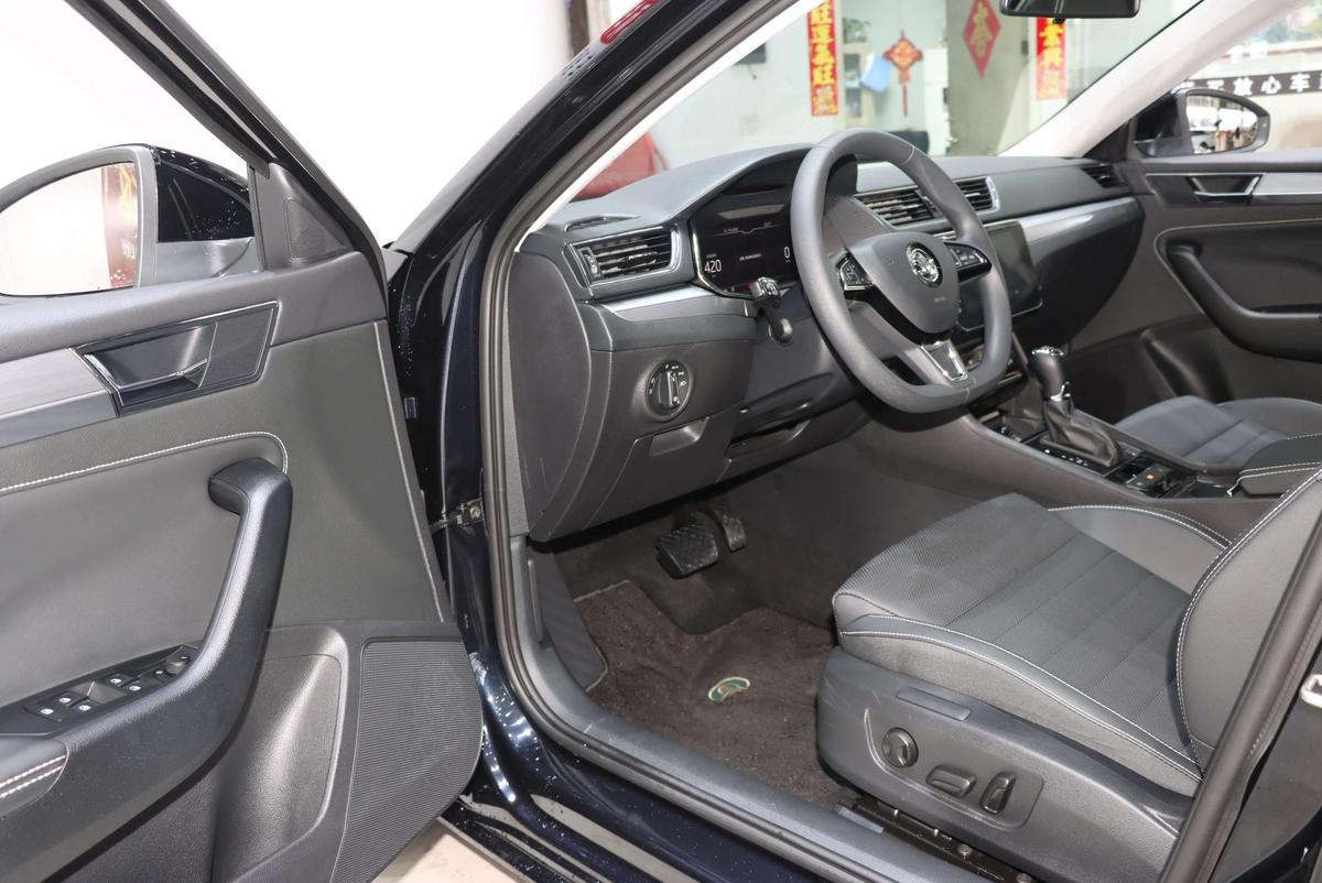 Skoda Superb TSI280 DSG Premium, фото 9