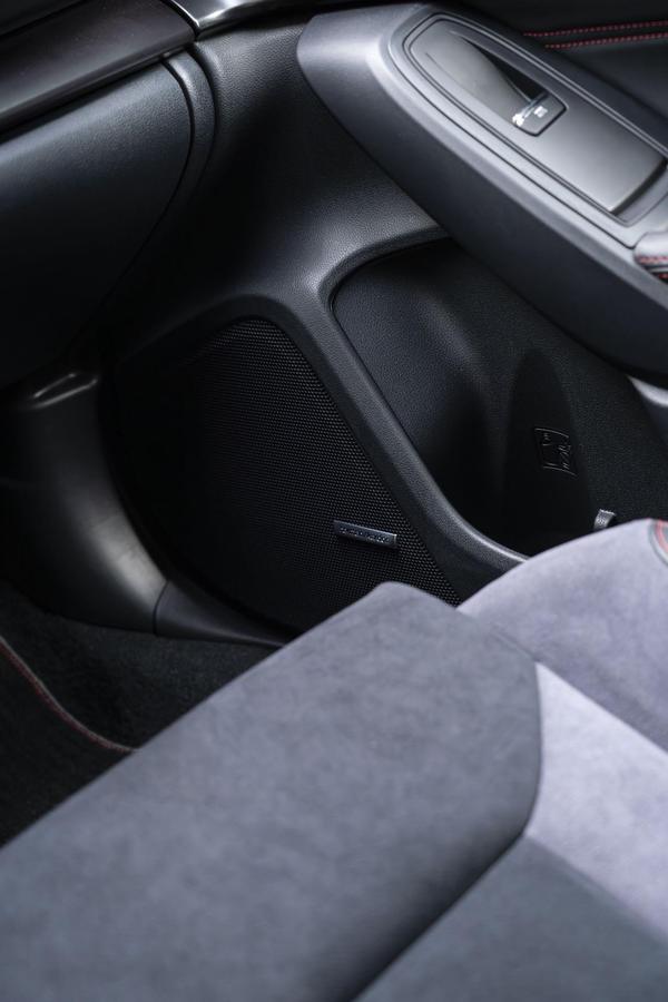 Subaru WRX 2.4T MT EyeSight, фото 12