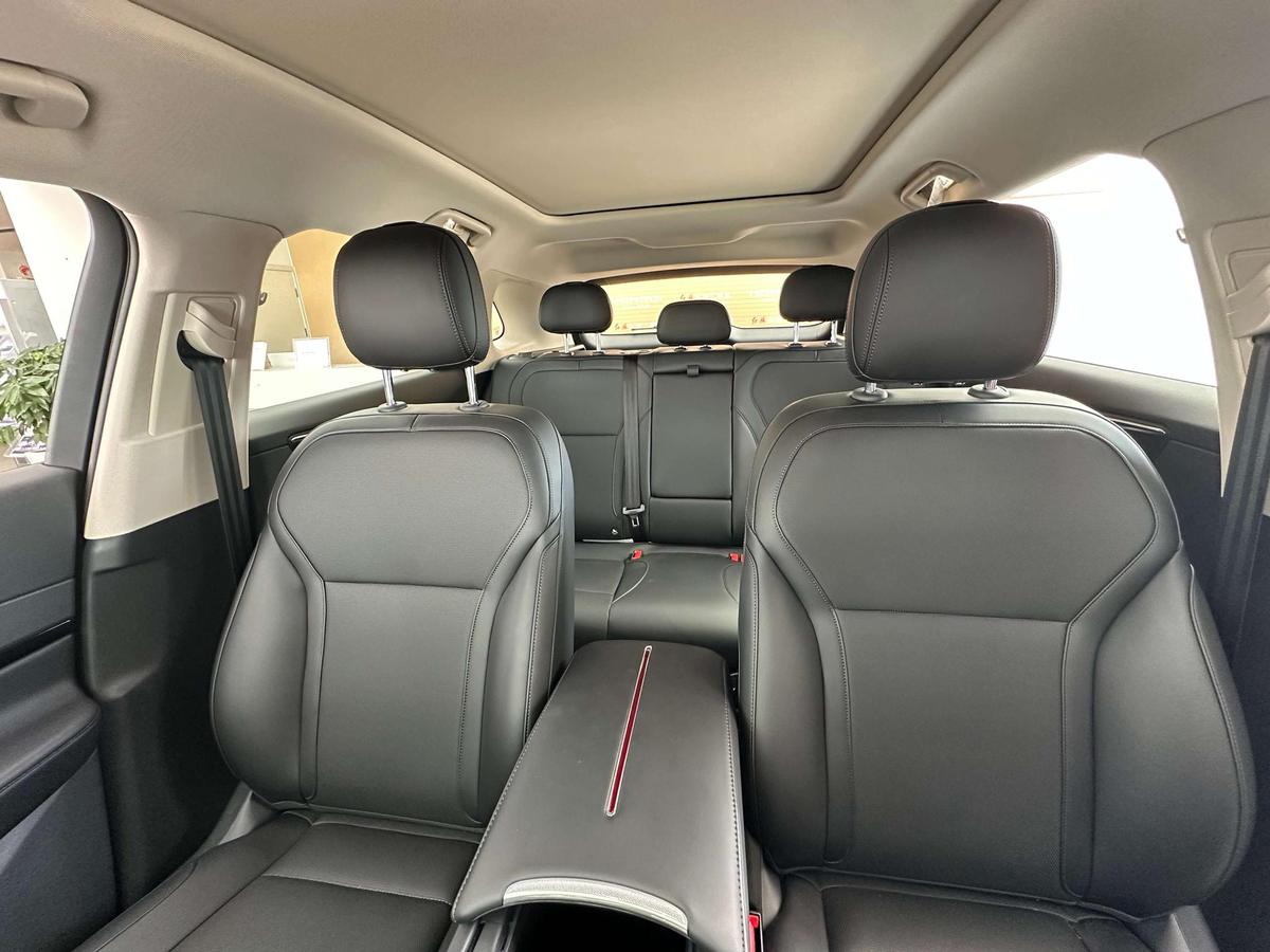 Hongqi HS3 PHEV 117 km Plus, фото 14
