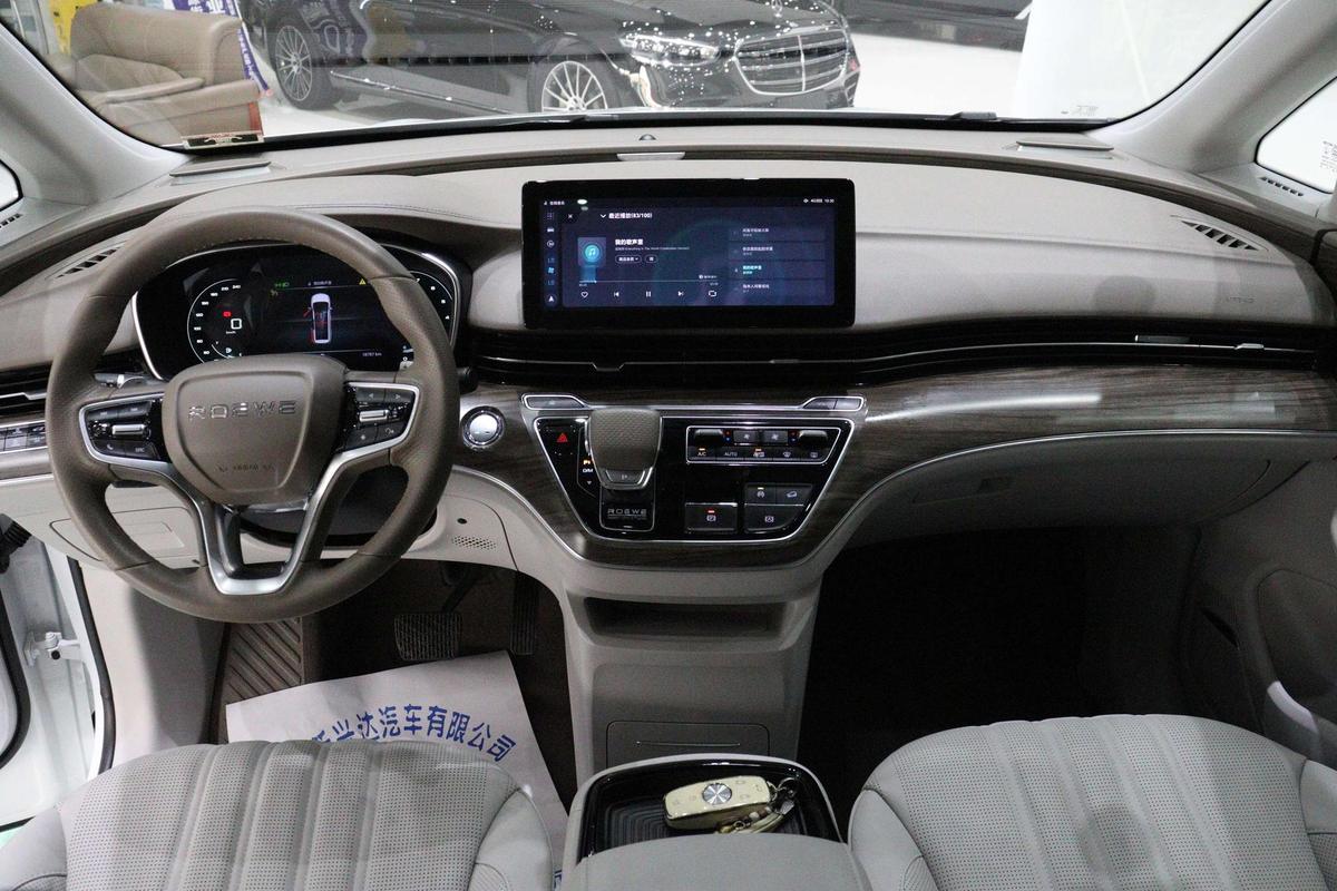 Roewe iMAX8 400TGI, фото 11