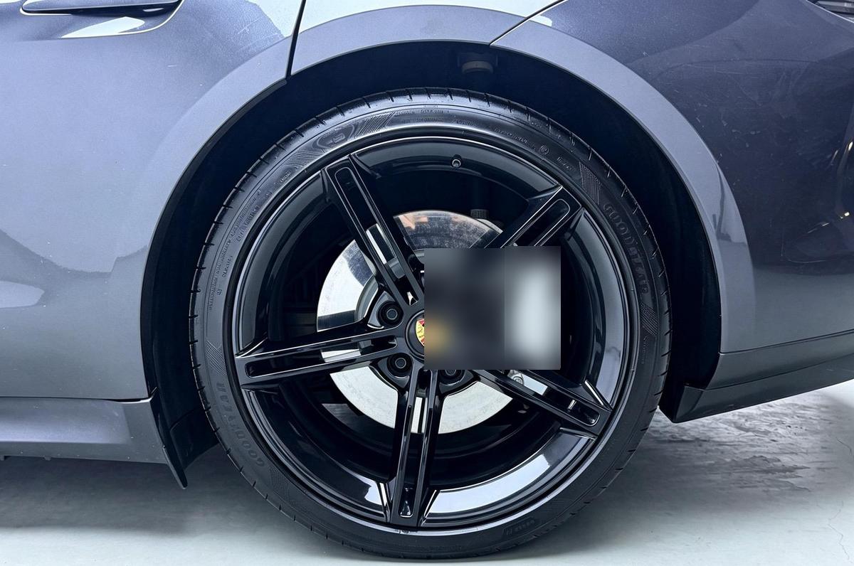 Porsche Taycan, фото 16