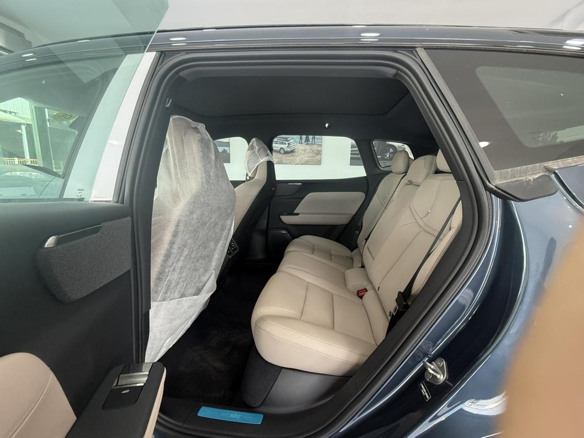 Volvo XC70 2WD Long Range, фото 13