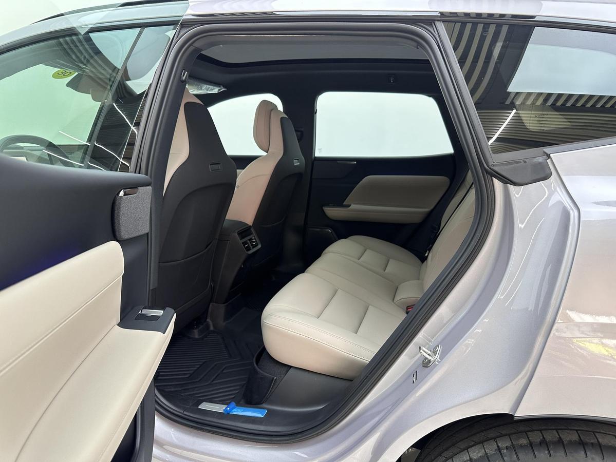 Volvo XC70 2WD Long Range Core, фото 13