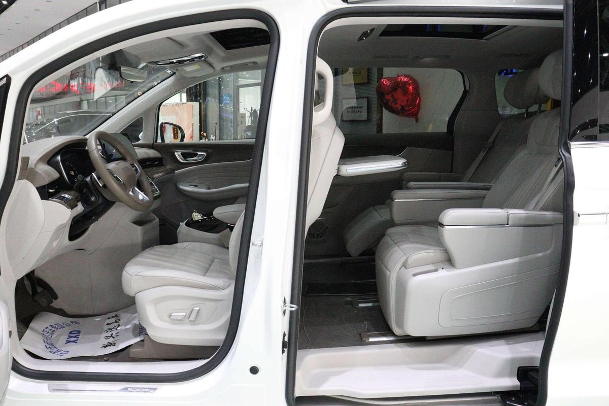 Roewe iMAX8 400TGI, фото 4