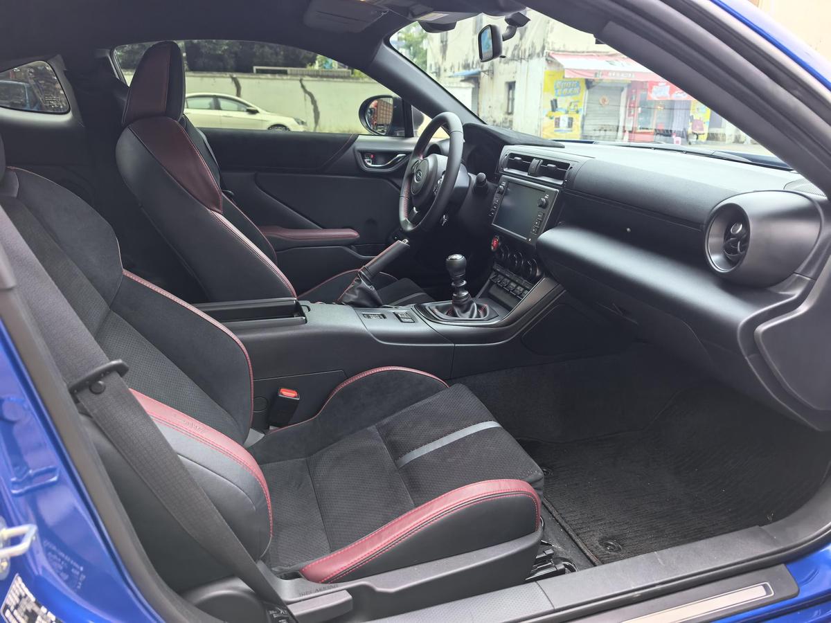 Subaru BRZ 2.4L MT STI Sport, фото 10