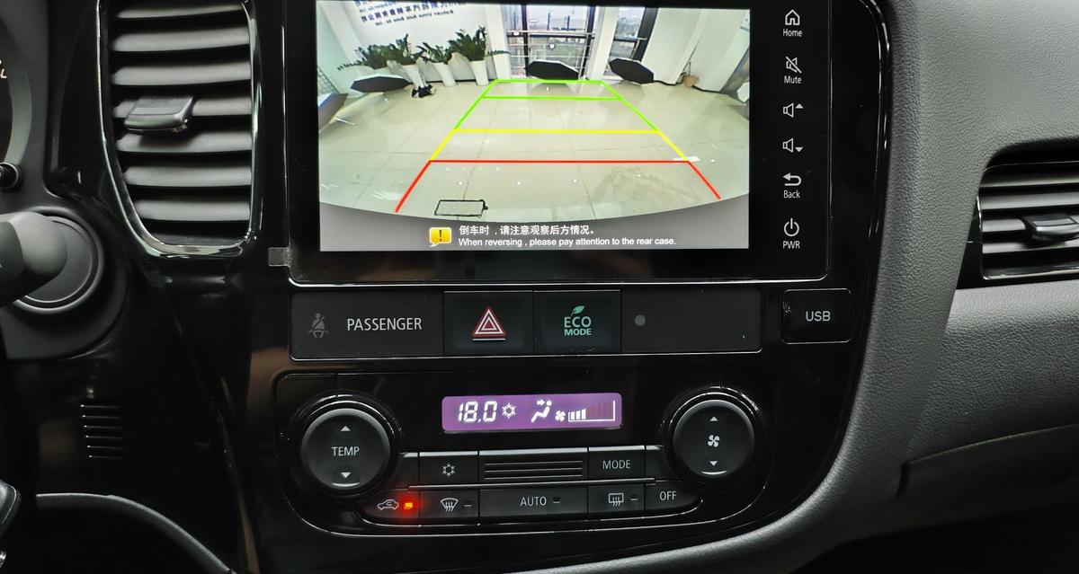 Mitsubishi Outlander 2.0L 2WD 5-seat, фото 9