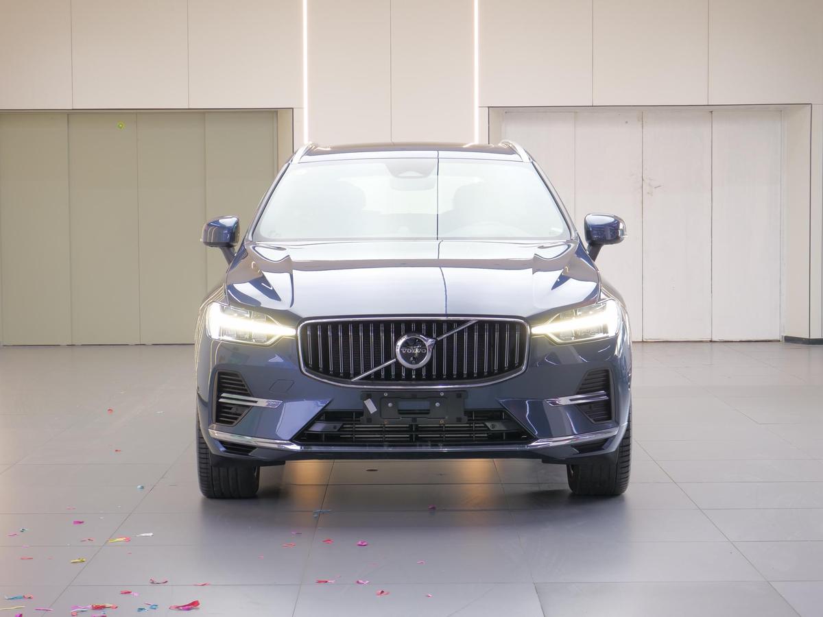 Volvo XC60 PHEV T8 AWD Long Range Luxury, фото 2