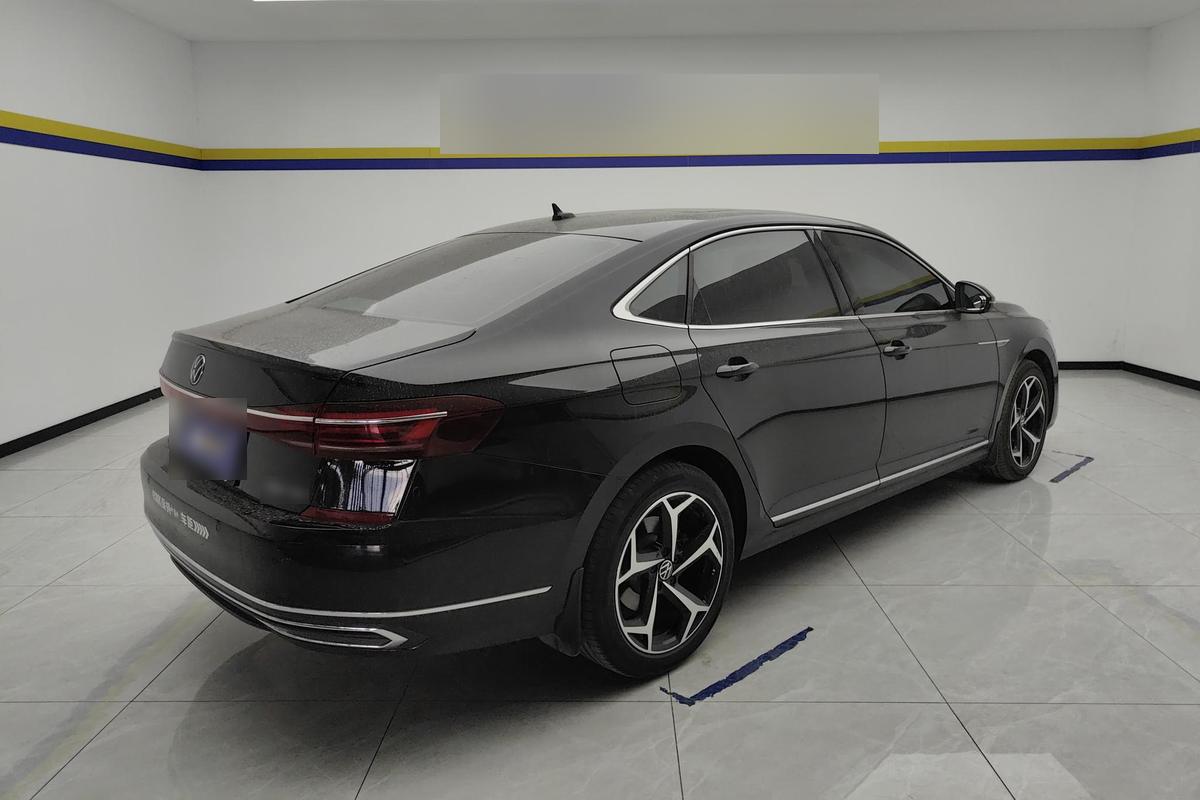 Volkswagen Passat 380TSI