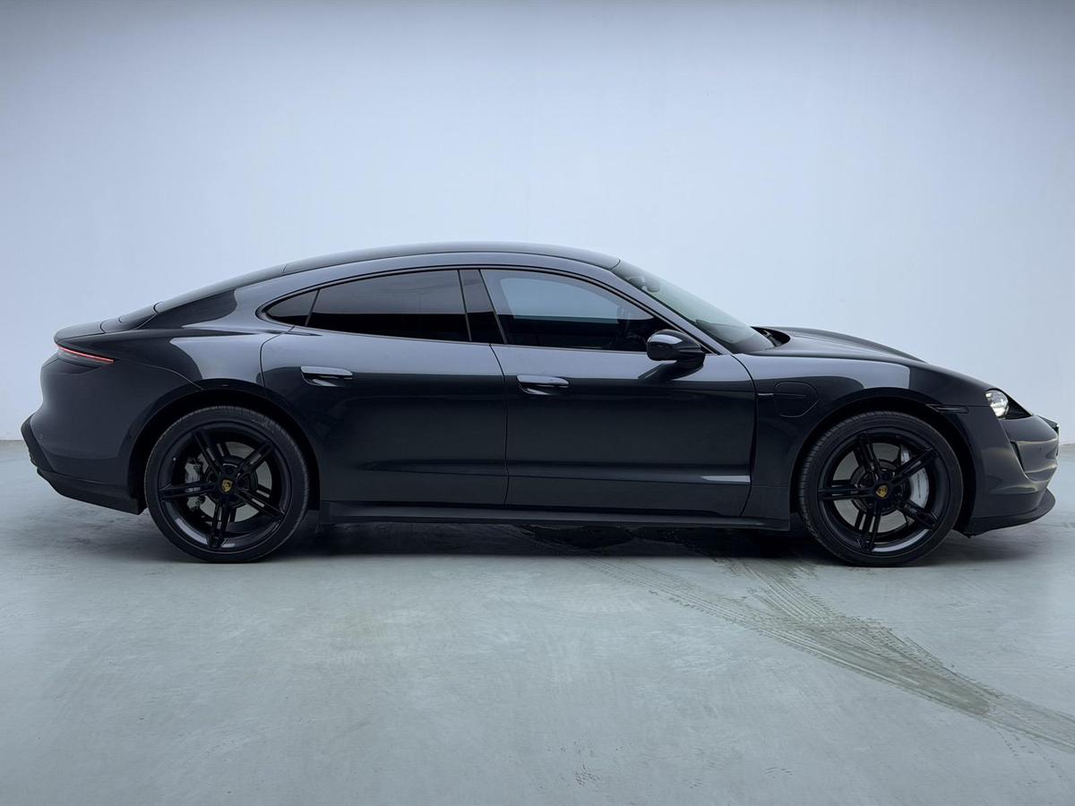 Porsche Taycan, фото 8