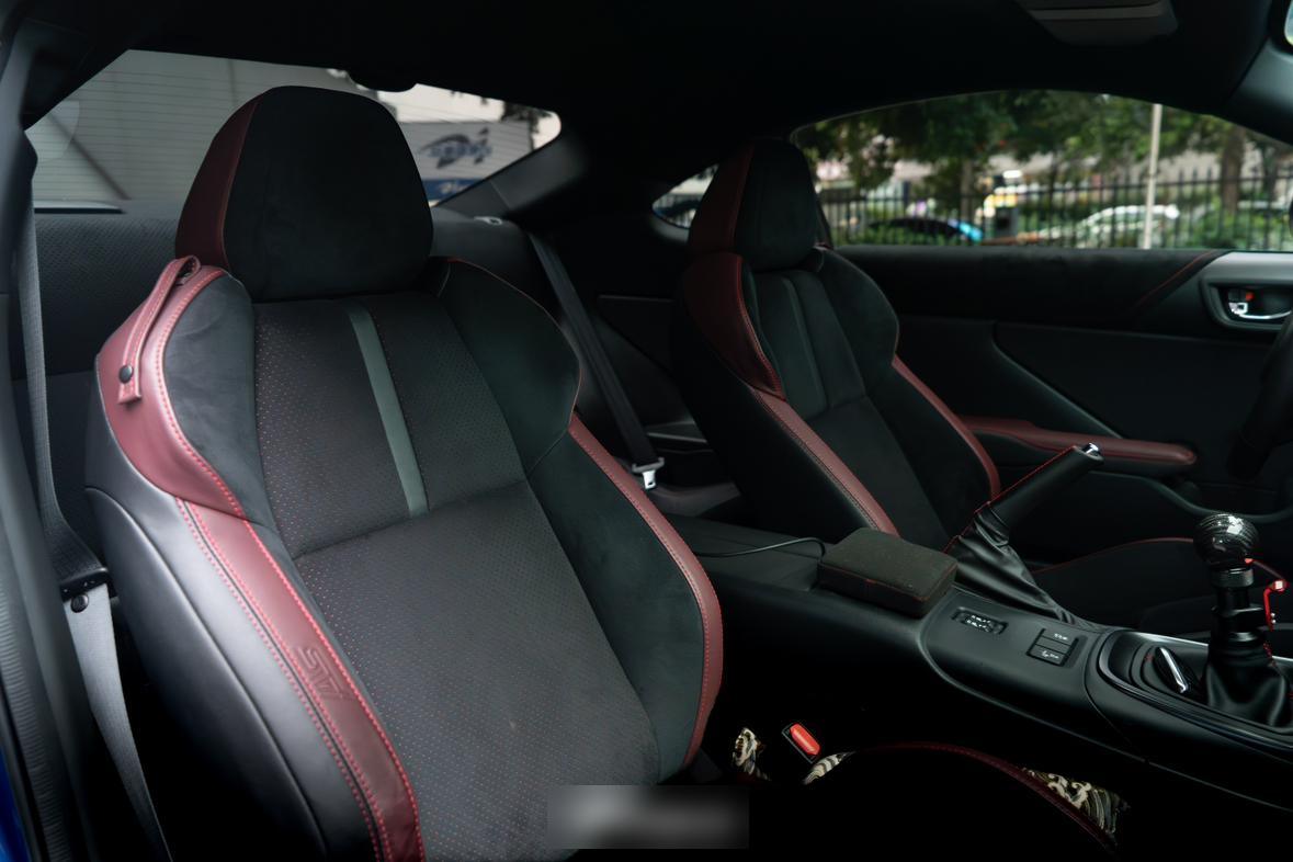 Subaru BRZ 2.4L MT STI Sport, фото 8