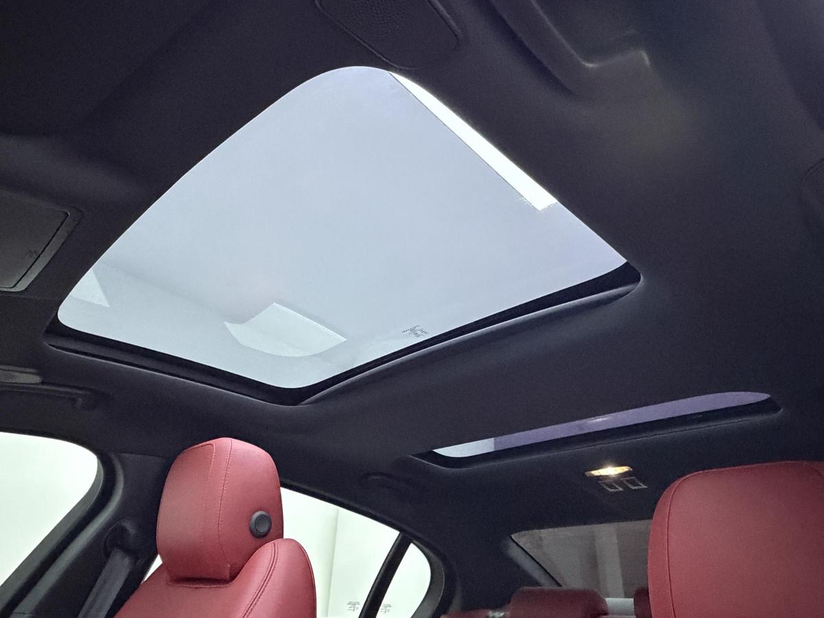 Jaguar XEL 2.0T R-Dynamic S Sport, фото 14