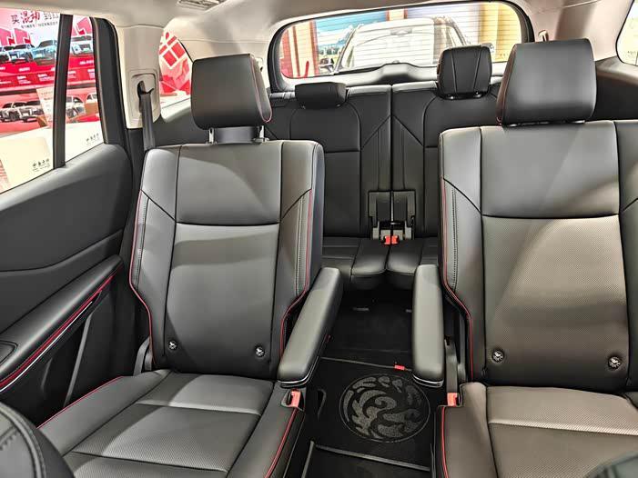 Hongqi HS7 PHEV 2.0T AWD 6-seat, фото 7