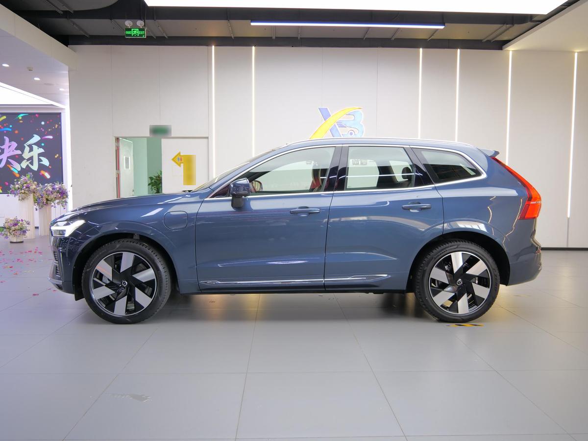 Volvo XC60 PHEV T8 AWD Long Range Luxury, фото 4