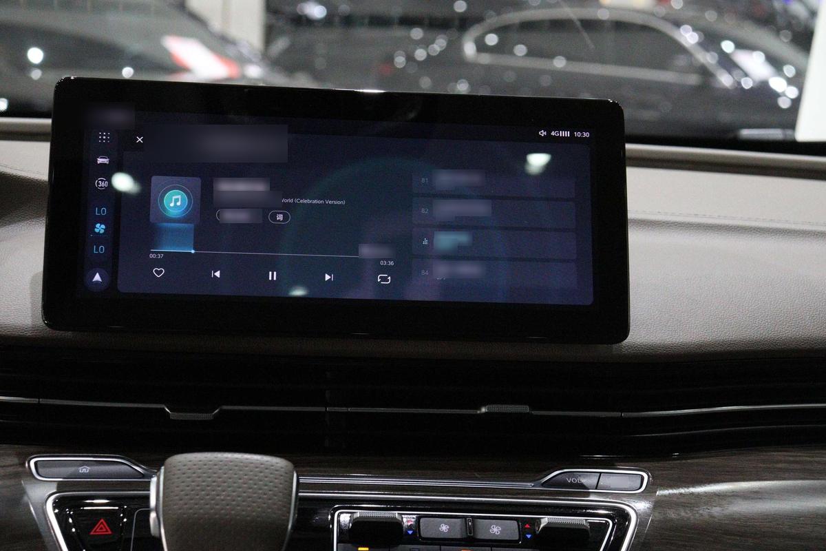 Roewe iMAX8 400TGI, фото 13