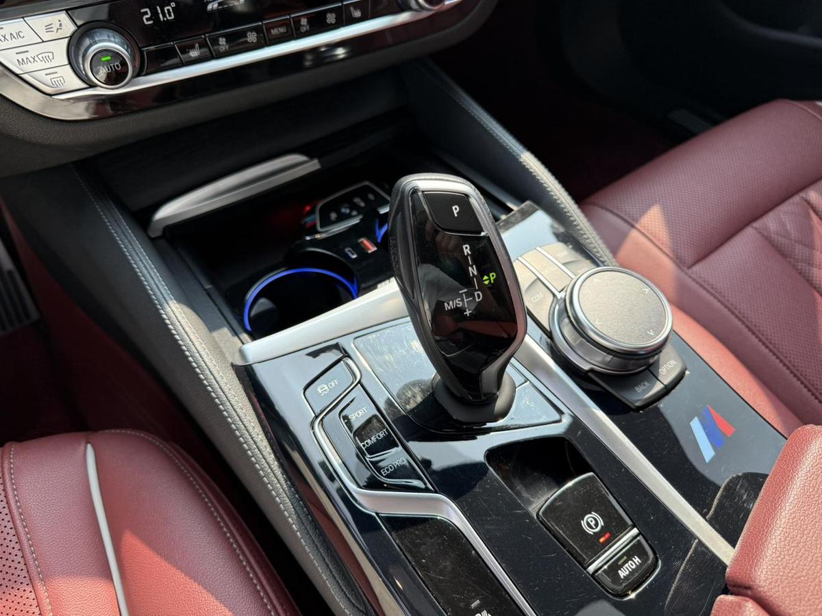 BMW 5 Series 530Li M Sport, фото 18