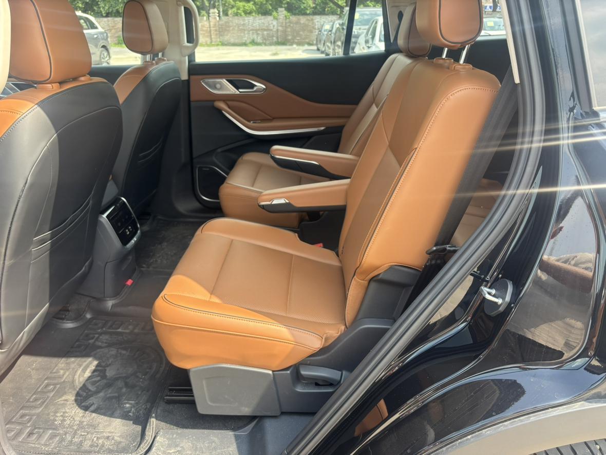 Hongqi HS7 PHEV 2.0T 6-seat, фото 8