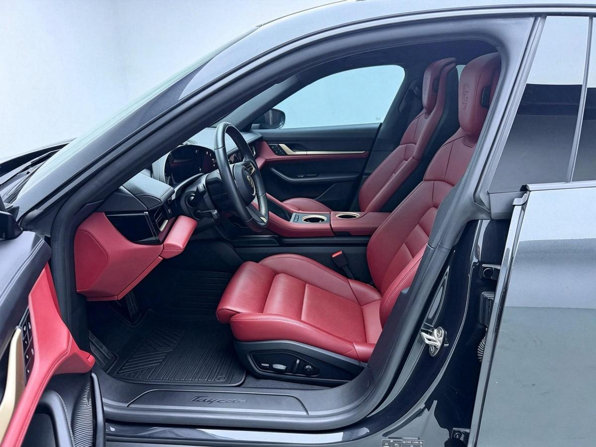 Porsche Taycan, фото 12